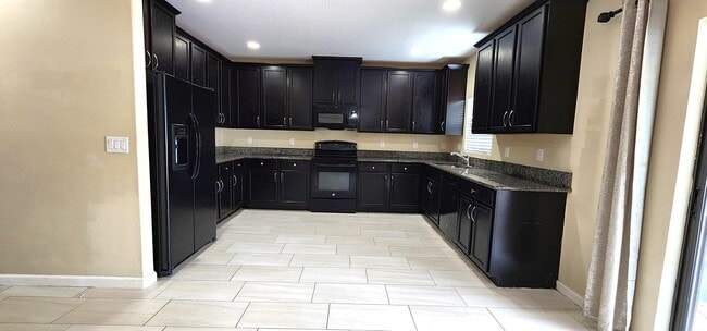 Photo - 2402 Okalani St