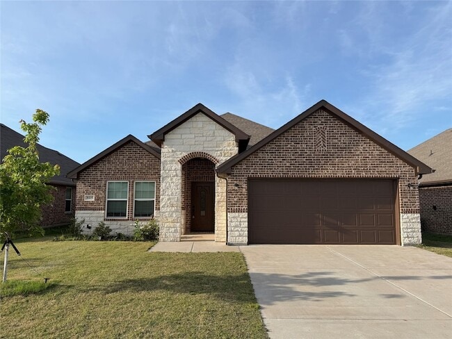 Building Photo - 805 Hardaway Ln