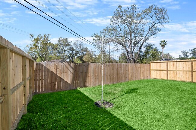 Photo - 8103 Esther Acres Ln