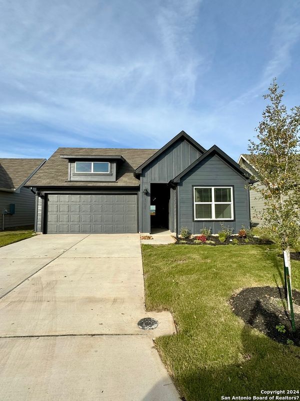 Photo - 1721 James St