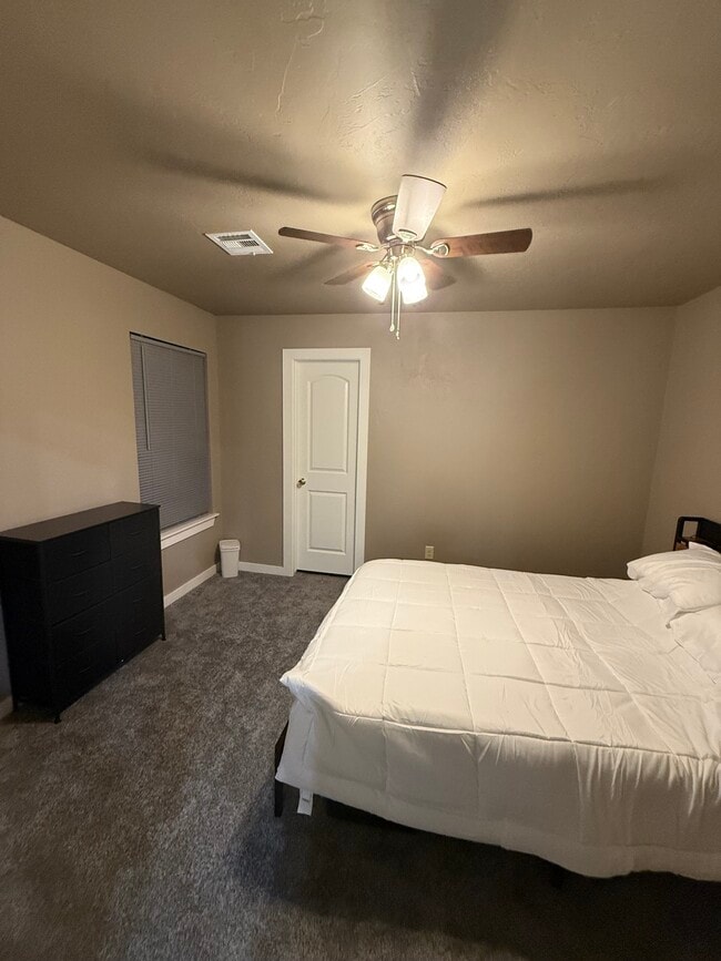 Photo - 314 W Illinois Ave