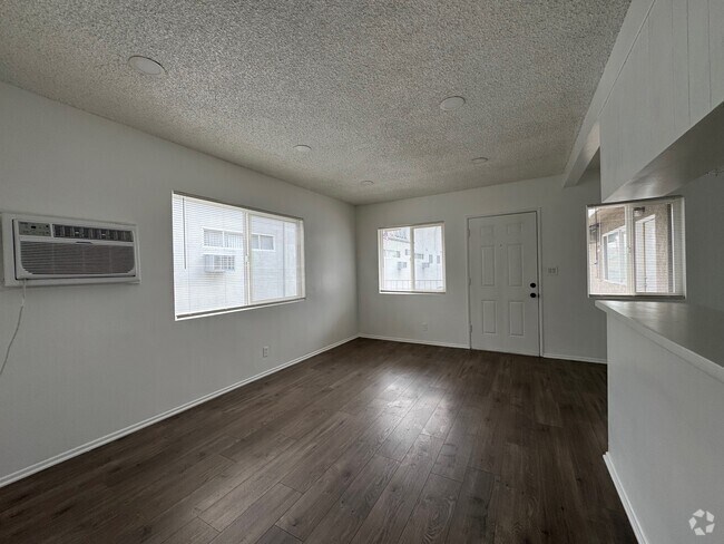 Building Photo - 235 & 237 W. Tujunga Ave. Rental