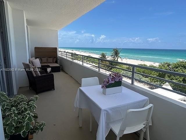 5555 Collins Ave Unit 5C