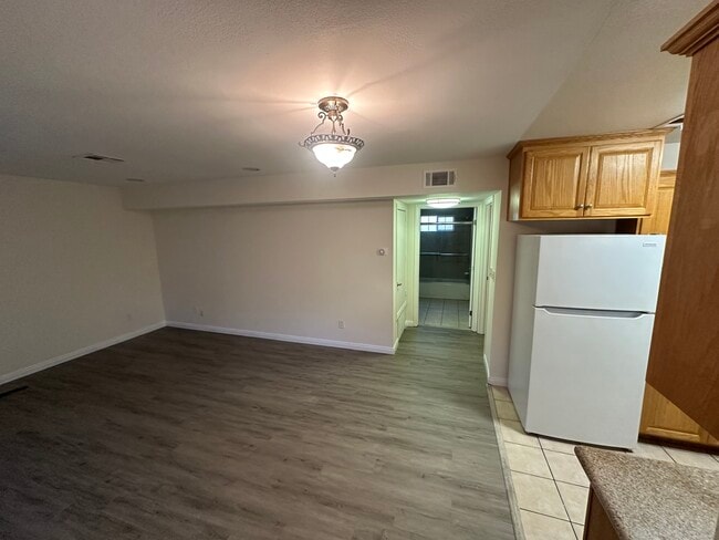 Photo - 10934 Hesby St