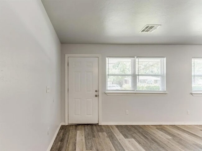 Photo - 1528 Avondale Dr
