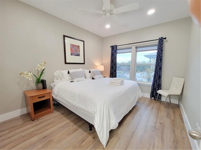 Photo - 12166 Metric Blvd Unit 353