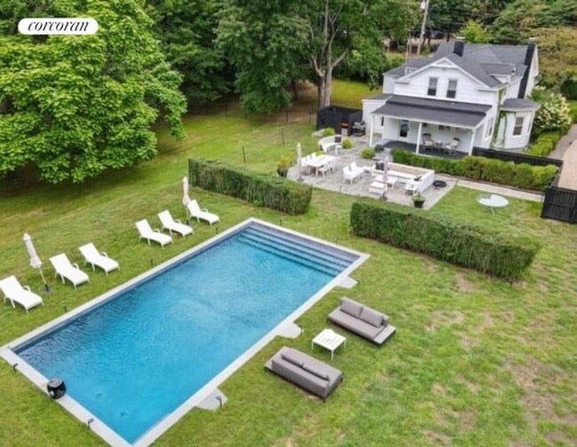 Photo - 70 S Ferry Rd