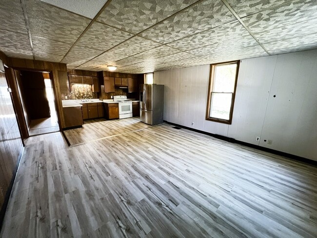 Photo - 123 W Waupansie St Unidad 1