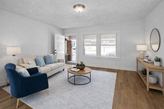 Photo - 1133 Lasalle St