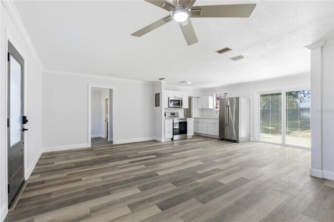 Photo - 8902 W Norfolk St