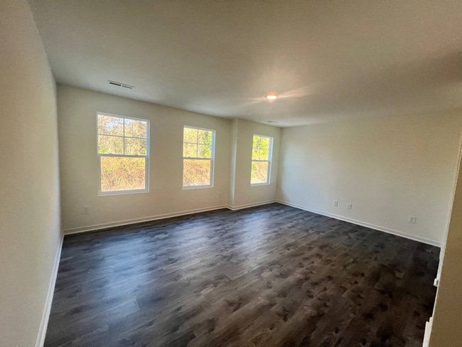 Photo - 1064 W Bank St