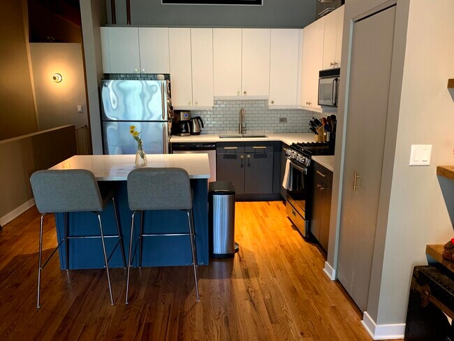 Kitchen - 2201 W Wabansia Ave Unidad 9