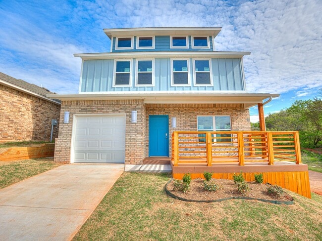 Photo - 341 E 7th St