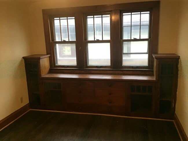 Photo - 2737 N 55th St Unit Upper