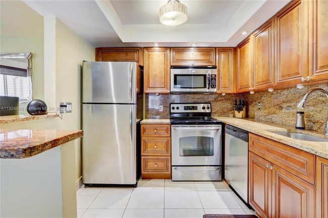 Building Photo - 694 Brittany Park Unit O