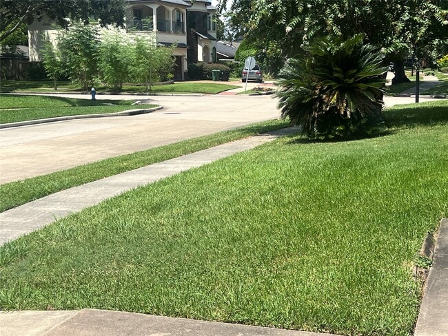 Photo - 3715 Latma Dr