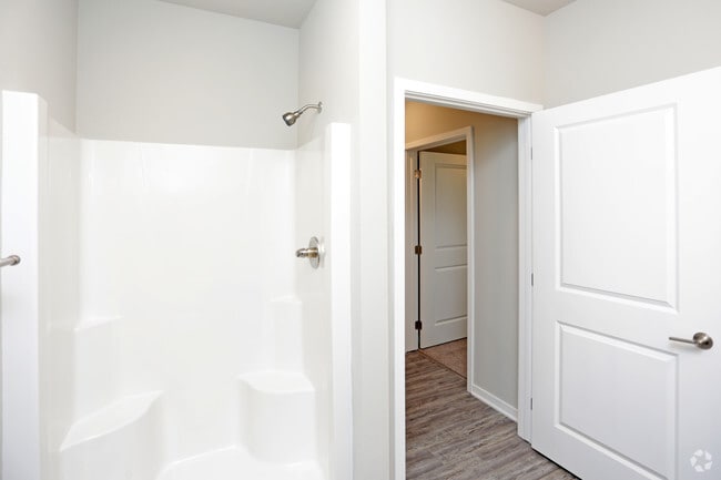 Baño - The Allure at 141