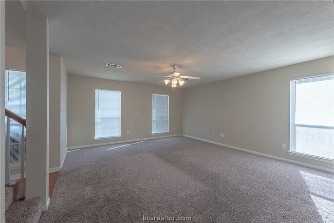 Photo - 2909 McLaren Dr