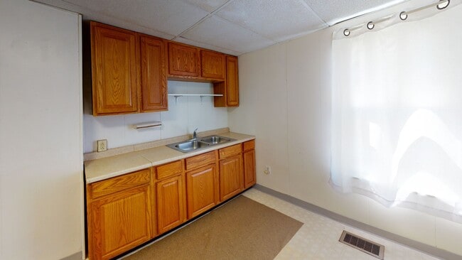 Photo - 212 E Walnut St