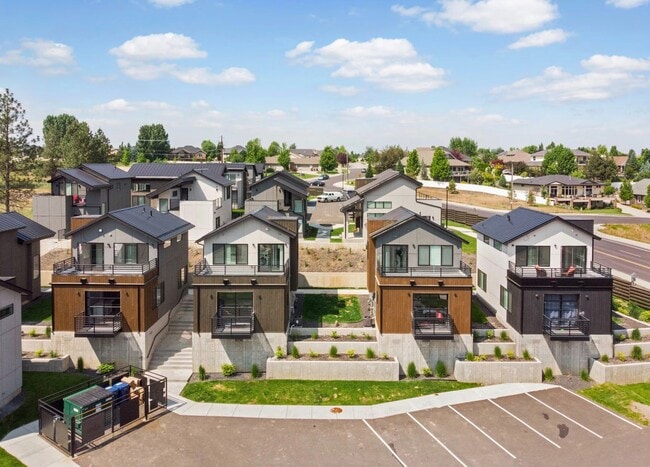 Building Photo - Modern 2 Bed, 2 Bath with Rooftop Patio! *... Rental