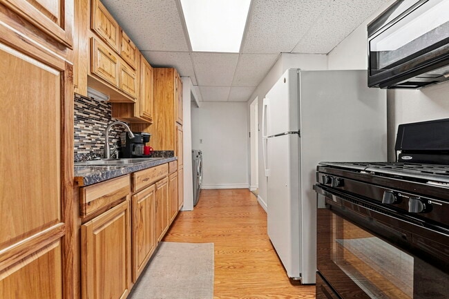 200 E 25th St Unit 2