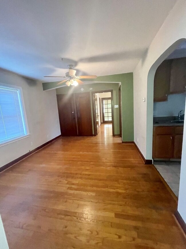 Photo - 6656 Devonshire Ave Unit 6656-2F Devonshire
