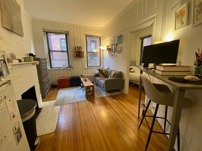Building Photo - 64 Myrtle St Unit 6