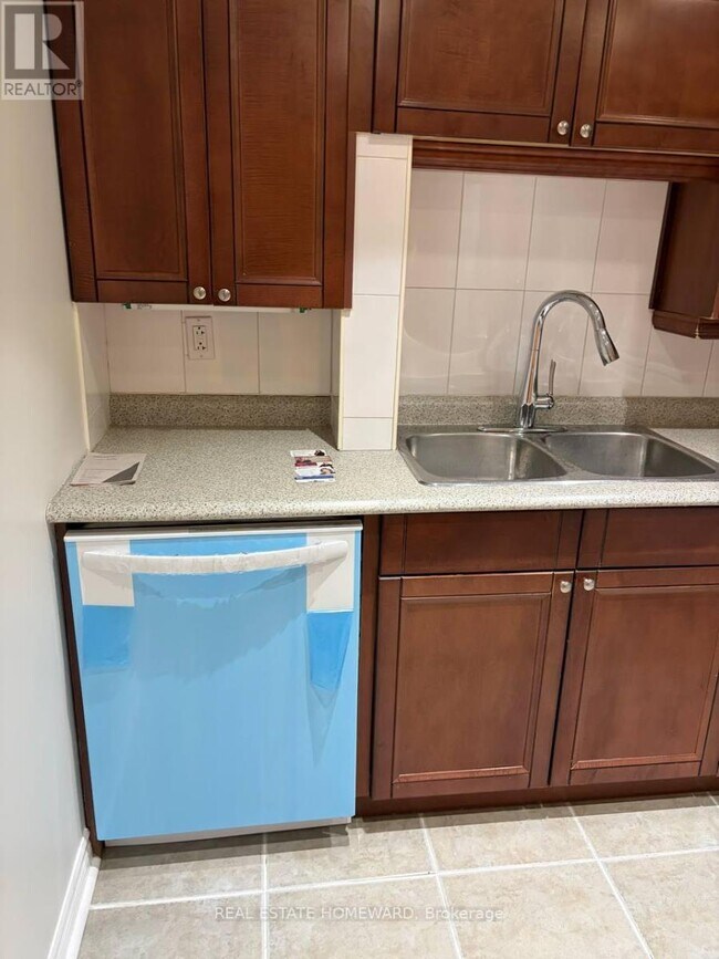 Photo - 168 Wainscot Ave