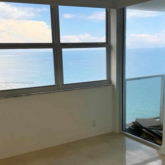 Photo - 1890 S Ocean Dr Unidad 1402