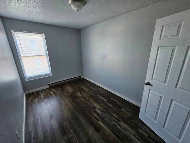 Photo - McDonald Flats on King