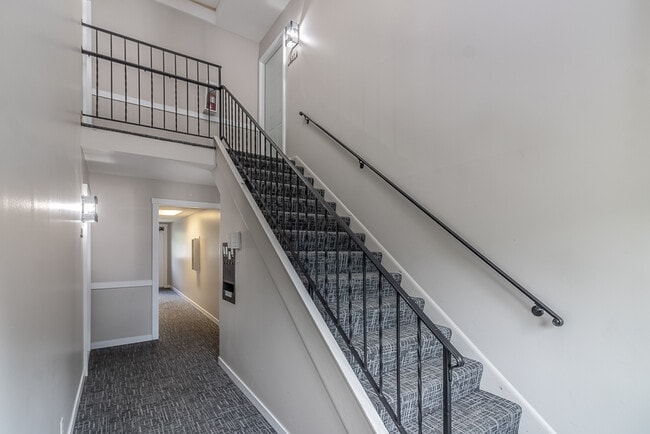 Photo - 2219 Marwood Dr Unit 3