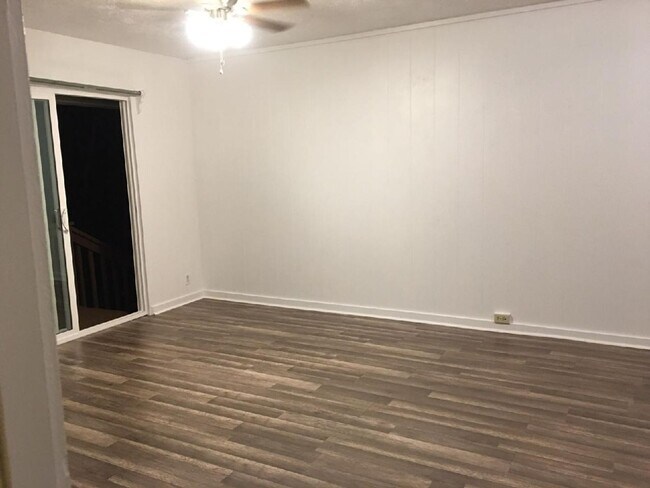 232 Oe St Unit A:  A 1-Bdrm/1-Bath Cottage (Open Parking)