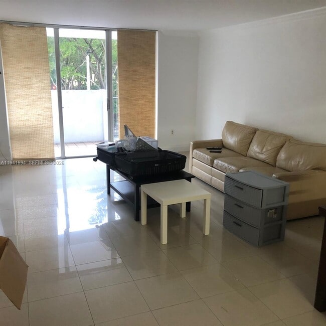 Building Photo - 2780 NE 183rd St Unit 211