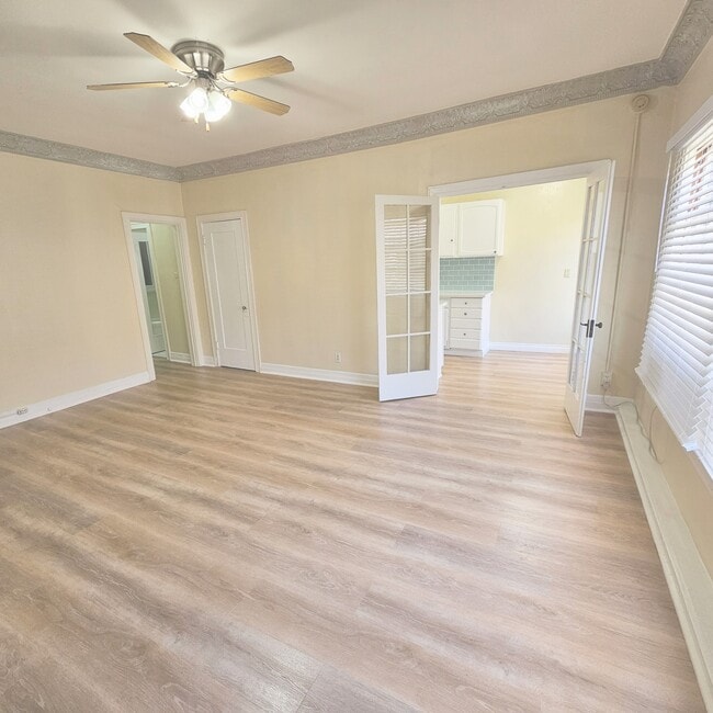 Building Photo - 2121 James M Wood Blvd Unit 404 Rental