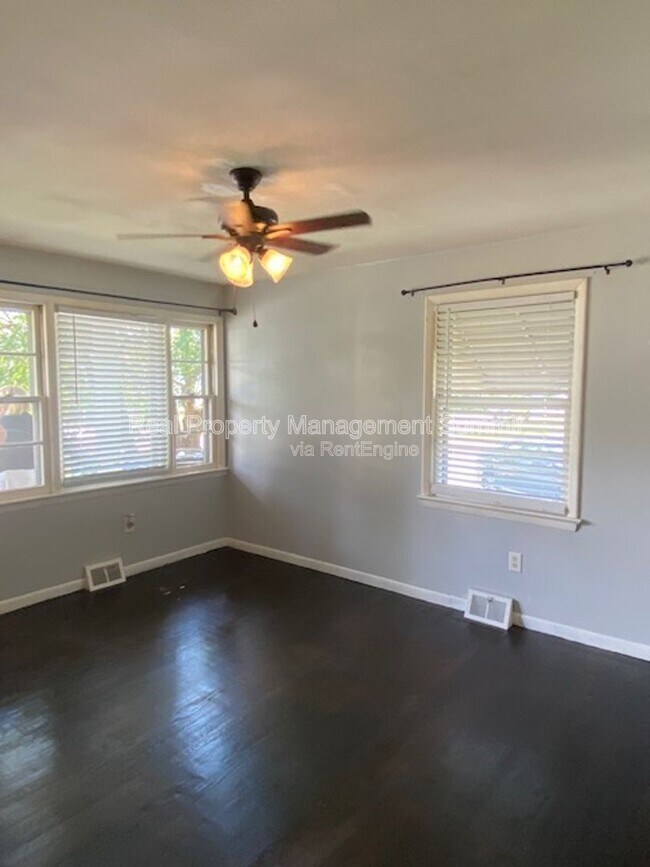 Photo - 302 Archer St