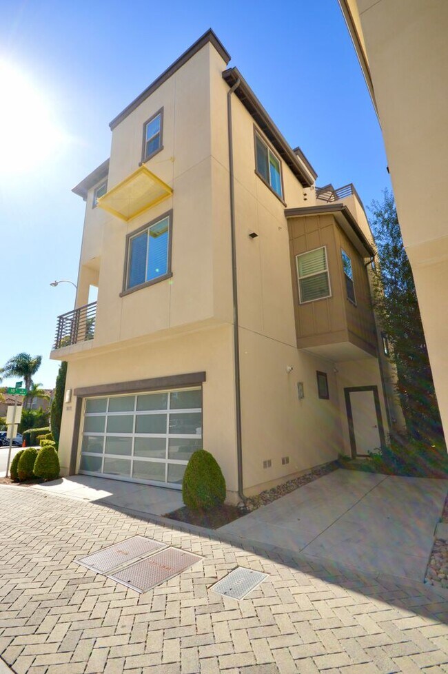 Photo - 2 Bedroom Sea House Costa Mesa Home with O...