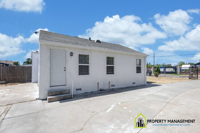 Photo - Charming 2-Bedroom Retreat in Sacramento – Gated w/Large yard