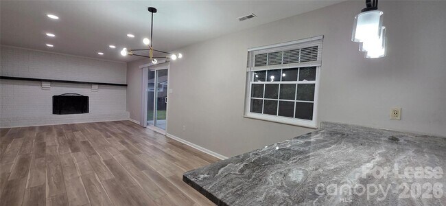 Photo - 7200 Shadowlake Dr