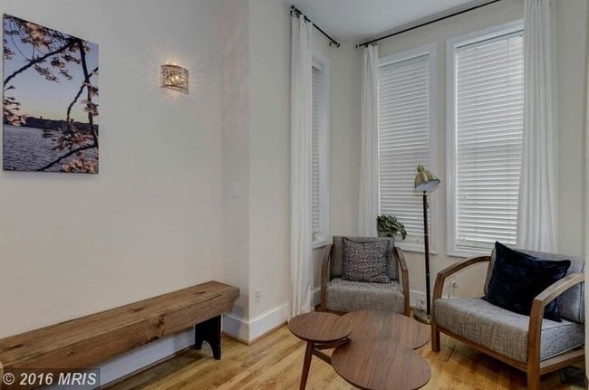 Living Room B - 727 11th St NE