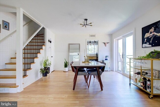 Building Photo - 5208 10th Pl S