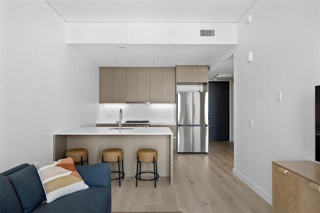 Photo - 610 Davis St Unit 2010
