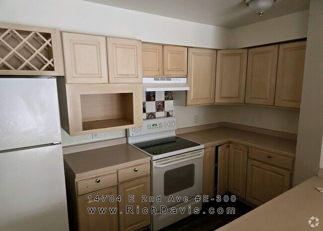 Building Photo - Great location off Sable and 2nd with lots... Rental