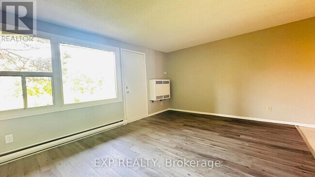 Photo - 1200 Courtland Ave E