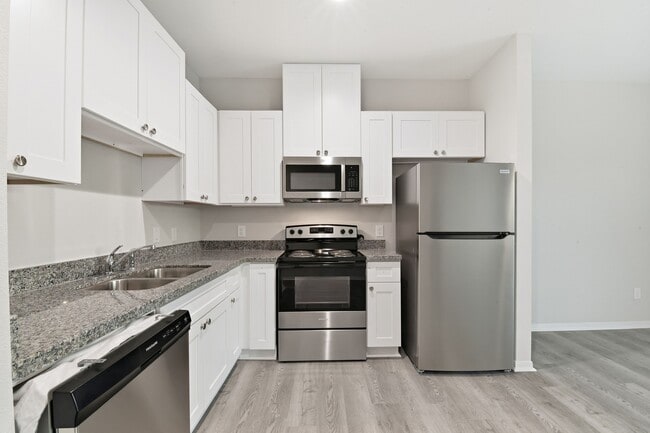 Photo - 2521 Maple St