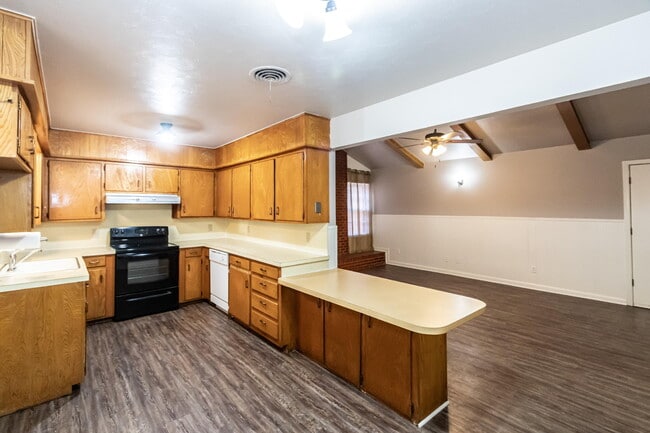 Photo - 4701 45th St