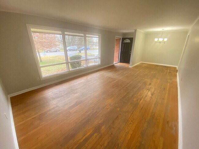 Photo - 1527 Stonewall Blvd