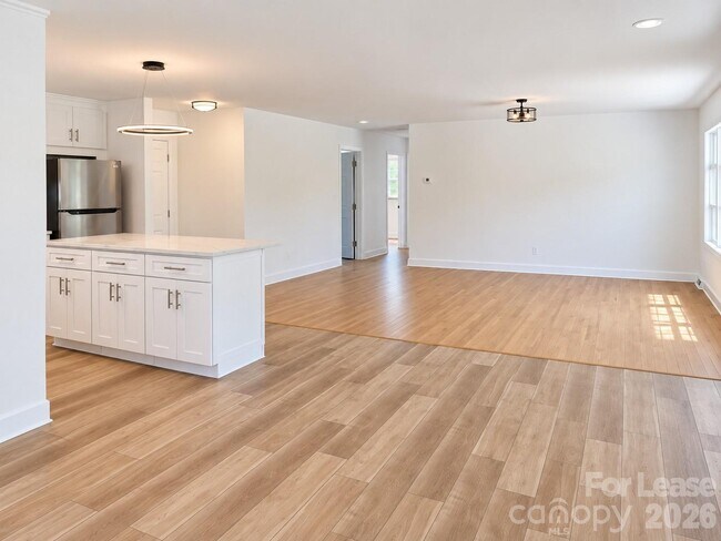 Photo - 7500 Thorncliff Dr