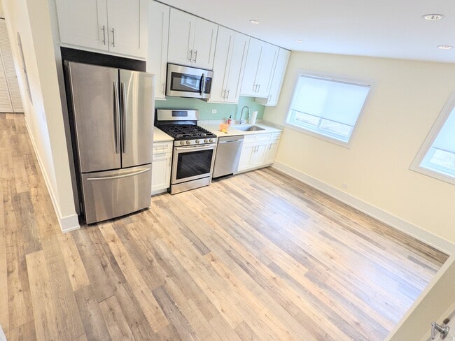 Photo - 1918 N Ridgeway Ave Townhome