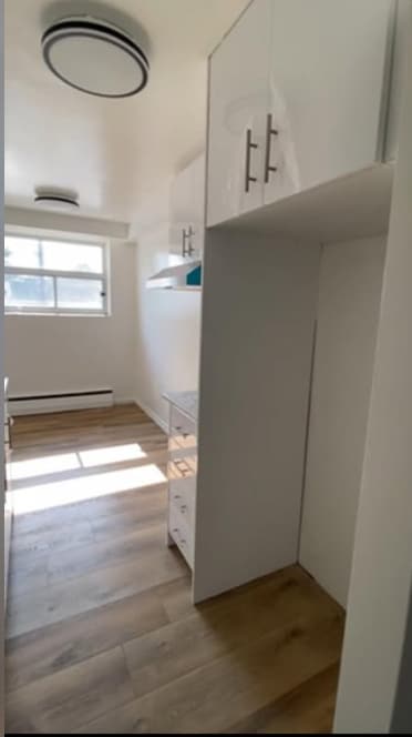 Photo - SOUTH ETOBICOKE RENOVATED UNIT - 2 BEDROOM 1 BATH - NEW kitchen Unité 1