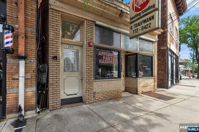 Building Photo - 262 Parker Ave Unit 262 Rental